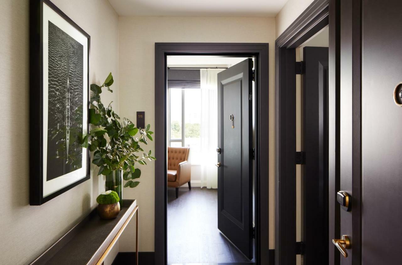 فندق ذا ويتني بوسطن المظهر الخارجي الصورة A suite at The Standard East Village